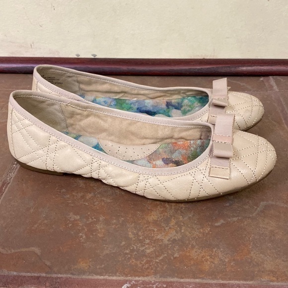 Born Shoes - Born Nude Leather Flats size 9.5